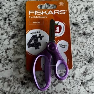 Kids fiskars scissors